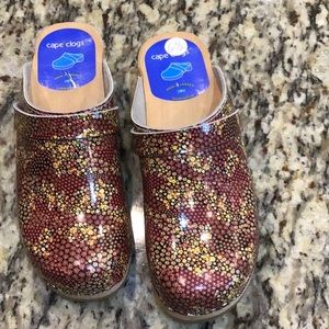 Cape Clogs women’s size 6.5-7 wooden clogs Made in Sweden leather upper